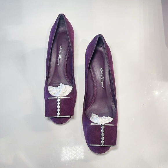 Salvatore Ferragamo Blackberry Suede Calf Bow Heels Pumps - Picture 4 of 7